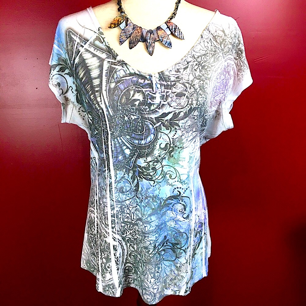 Slimming summer top, necklace, and earrings bundle